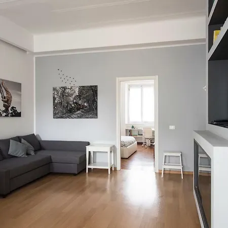 Apartment Lovely Flat Solari Milan