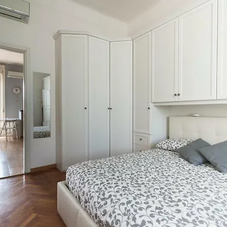 Lovely Flat Solari Apartment Milan